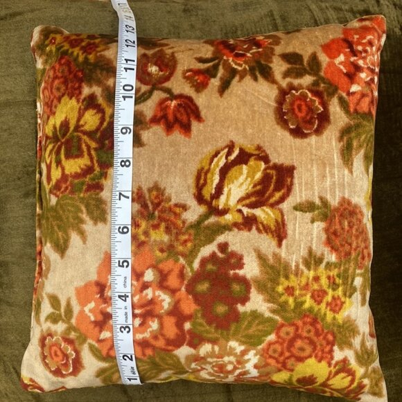 81- (VHD) Vintage. Home Decor. Velvet. Throw Pillow. - Picture 4 of 4